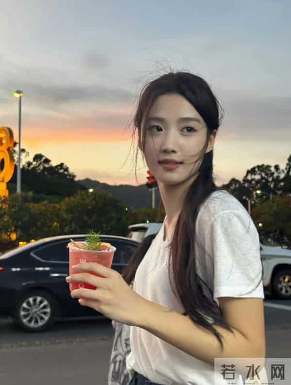 沈月、张柏芝、卢昱晓、陈昊森……跟着明星游厦门→