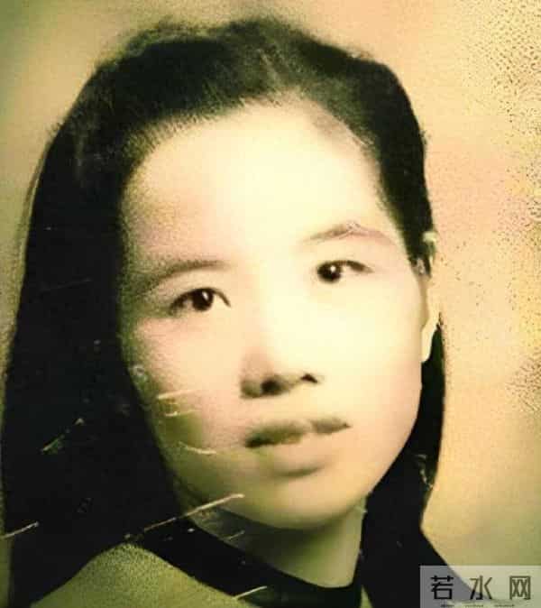 她是军统中唯一的女将军，长相甜美活到98岁，孙女更是家喻户晓