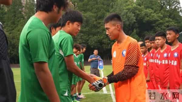 从雪域高原到杨浦滨江,新民晚报杯足球赛架起民族团结之桥