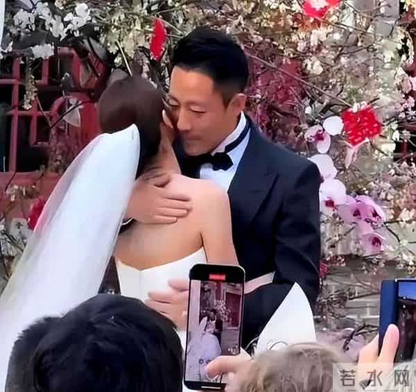 扮猪吃老虎？结婚11天马筱梅开始疯狂“收割”。一家4口全被拿捏