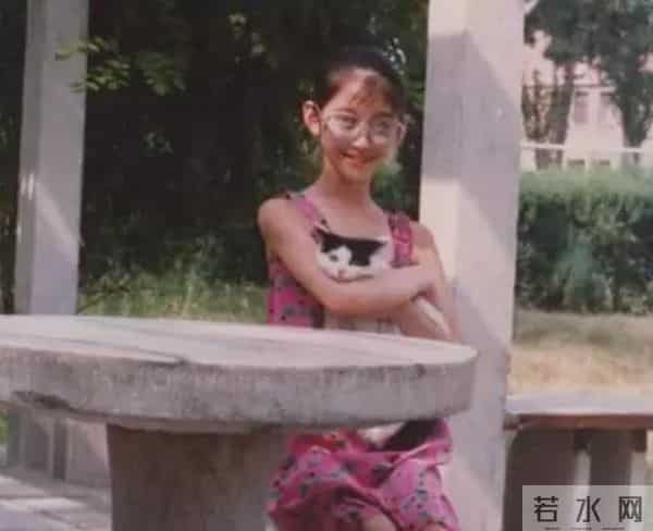 她是《庆余年》最美反派，43岁美如少女，活出极致人生---李小冉