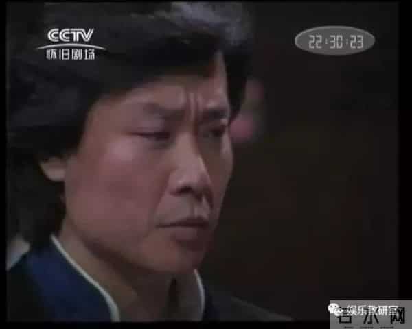 出生军人家庭,出道就演男一号,一夫两妻多年,儿子帅气长这样