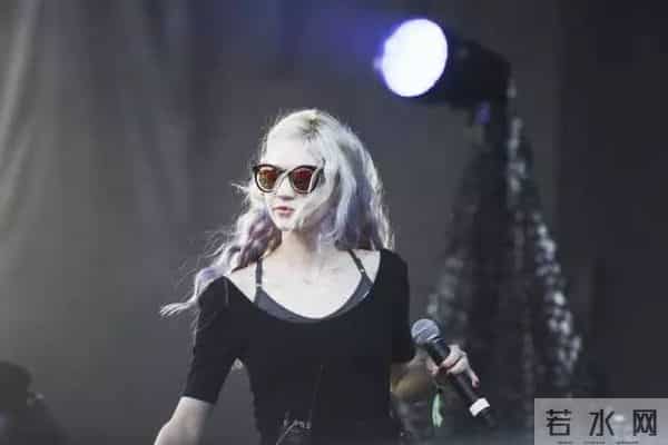 CR特别企划｜偶像不插电，非凡音乐与最美时装的碰撞