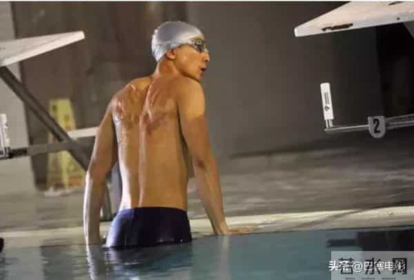 有一种性感,是男明星们的翘臀,恰到好处的刚刚好