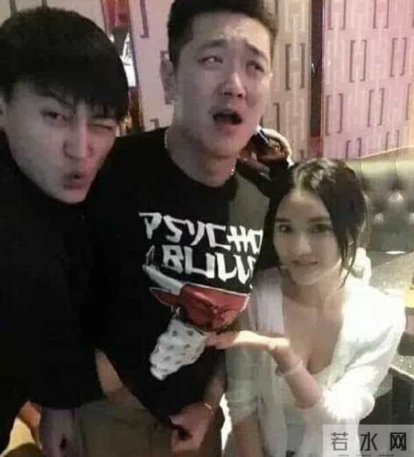 表面好男人、爱老婆,背地里嫖娼身败名裂,这8位男明星再难翻身