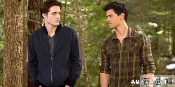 《暮光之城4:破晓(下)》:这本书和电影最大的区别