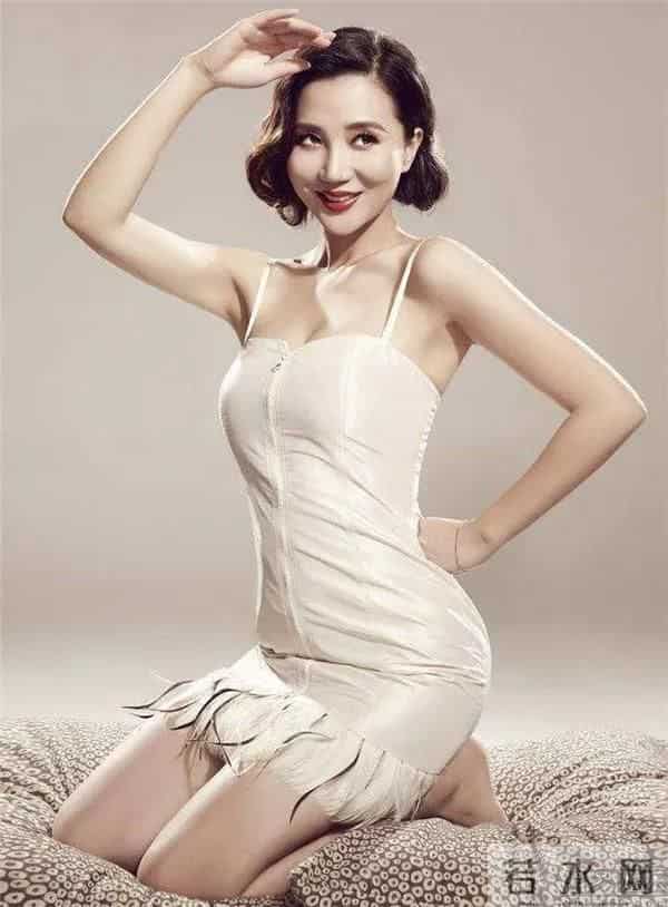 你敢相信如今41岁的阿朵,在《男人装》的战绩无人能及?