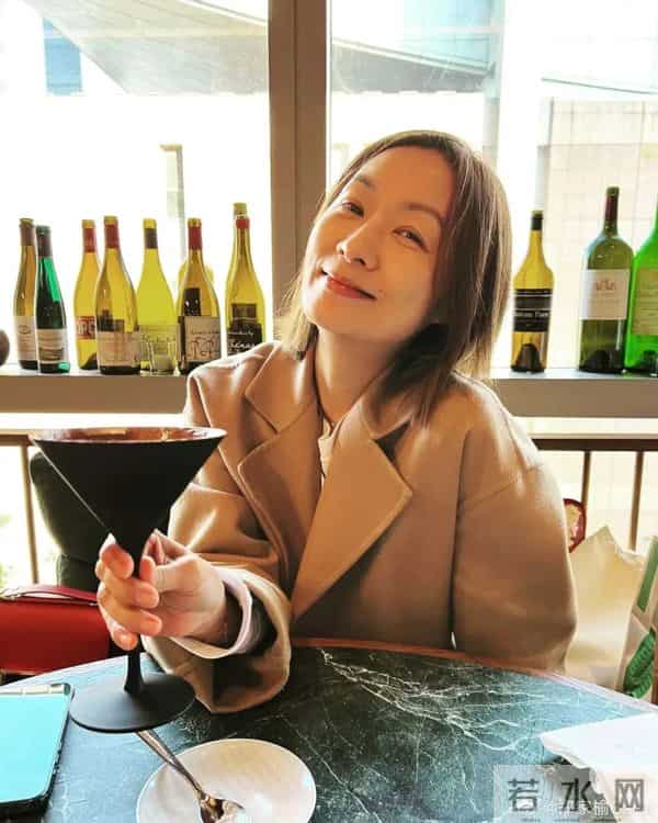 被造黄谣20年,51岁的她“官宣结婚”打脸全网:别来评价姐的人生