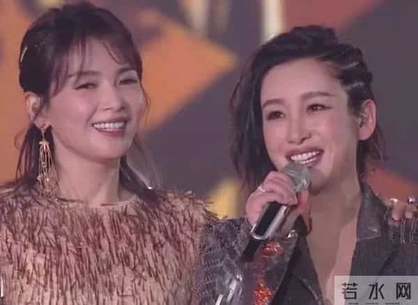 跨年晚会杨幂、杨紫假唱被质疑,张韶涵谢霆锋真唱也翻车!