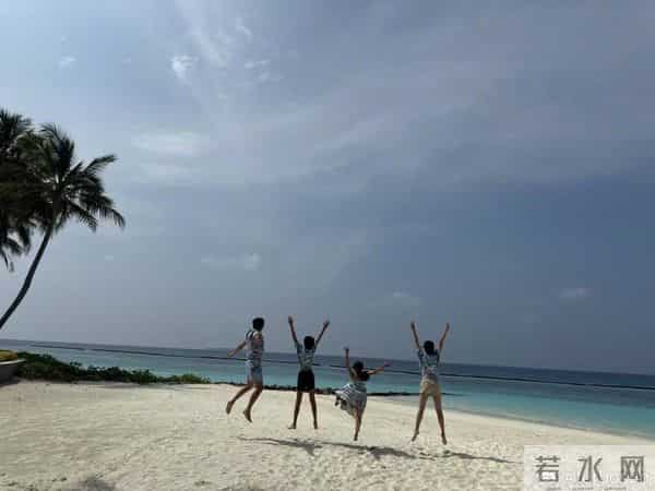 邓超孙俪15年结婚纪念日，孙俪发长文谈婚姻，称邓超爱哭鼻子