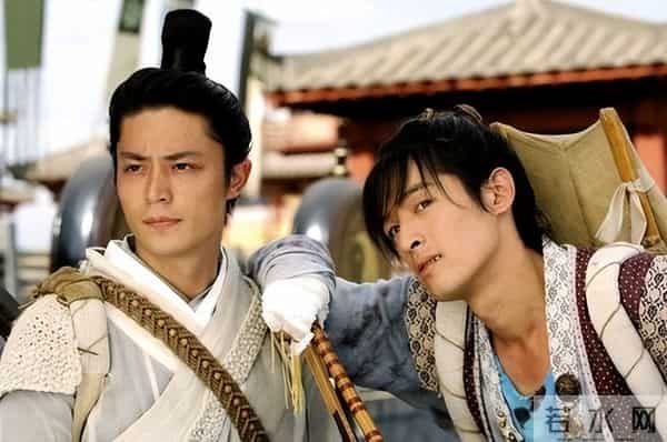 林心如原形毕露？和5位半裸男聚会照片被扒出，网友：尺度太大