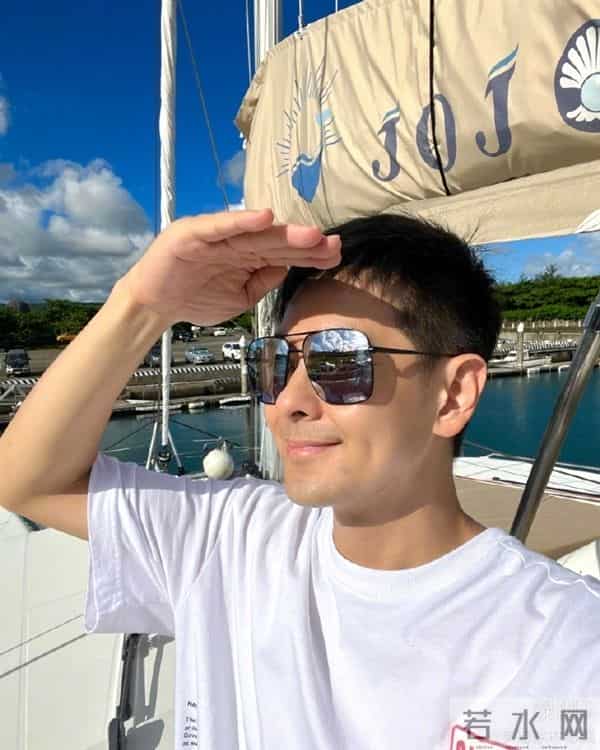 车祸后近2月 林志颖称身体几乎都已康复 但右手还拿不起梳子