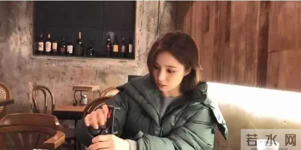 出道获顶级资源仍不火，被称为票房毒药，后因为贫困家庭捐款圈粉