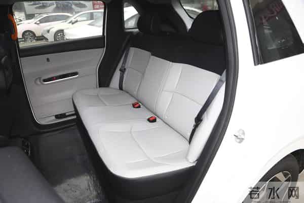 想买大5座侧滑门MPV,可以看看比亚迪D1,家人坐着舒服、车内安静