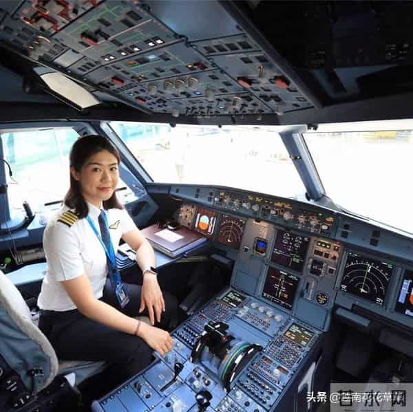 越南女机长鲜为人知的生活，这颜值这气质不愧担当