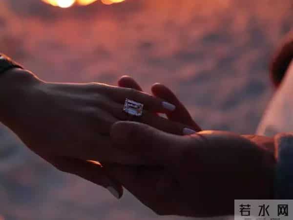 啥叫“老来俏”?全球最性感“臀部”女星50岁第四次订婚!