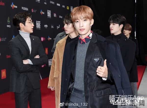 MAMA颁奖礼开场舞台神似煤气灶，特效拉胯，韩国人审美就这？