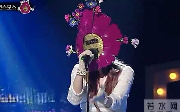 她不仅昨晚为黄致列帮帮唱 还和BIGBANG之间有很深的渊源