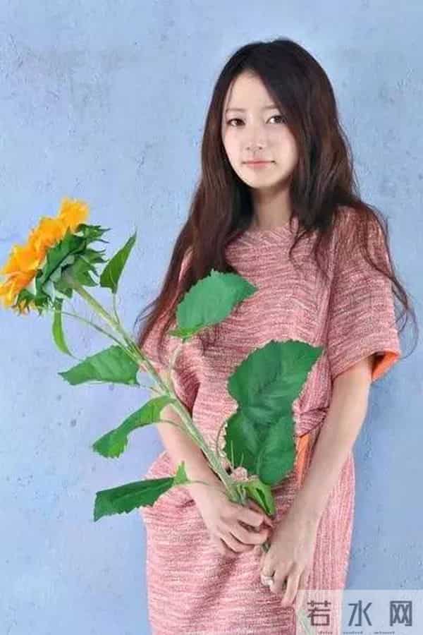 黄轩恋情曝光！女友竟和宋仲基张根硕苏志燮都有关系？