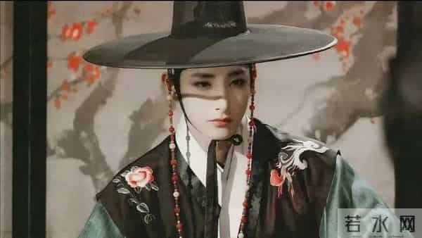 从李政宰到赵寅成,金敏喜的前任都是男神,却恋上大22岁已婚导演