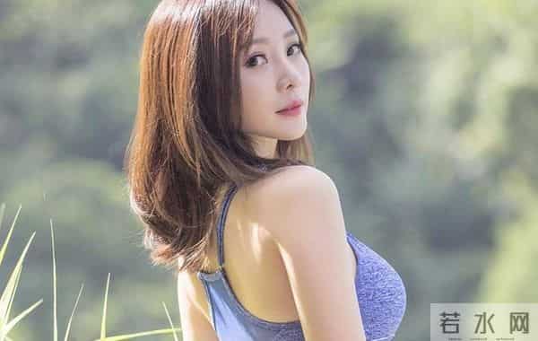 柳岩大胆挑战真空透视裙,看到她转身那刻,网友:这身材犯规了!