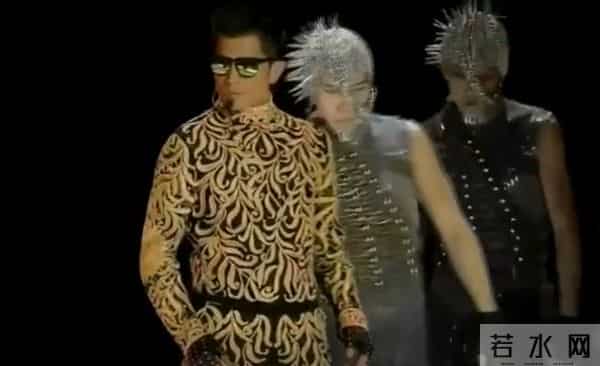 当“中国天王”出席韩国顶级颁奖礼,会是啥场面?网友:砸场子的