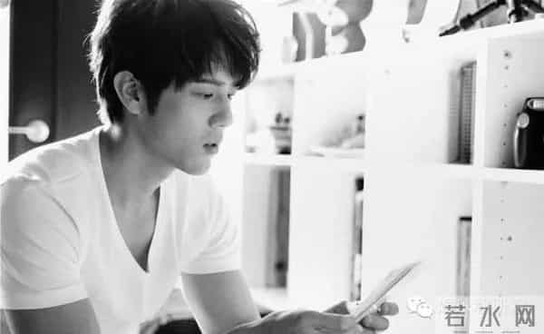 他是霍建华好友,朴信惠和他吻戏直呼紧张,曾和鬼鬼陷三角恋