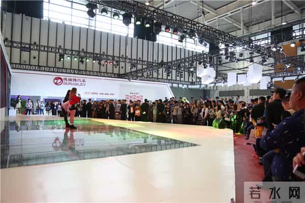 韩国女团竟然也对这款小型电动汽车情有独钟