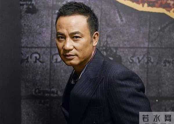 父亲被杀，被逼拍风月片，苦熬46年，任达华终成大佬