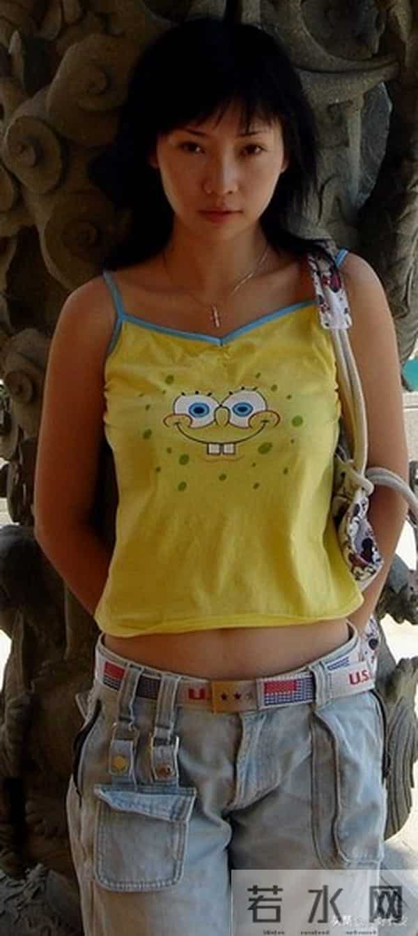 高清多图：柳岩在陕西卫视工作的旧照，青涩懵懂被评价是“丑女”