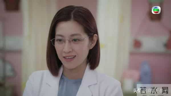 王浩信蔡思贝挽手走红毯，TVB版《回家的诱惑》更新了？