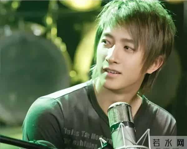 第一代偶像“人气王”,拒绝翻红,身家过亿