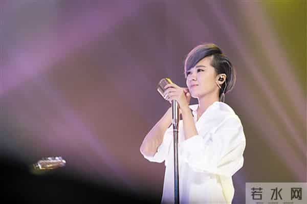 《燃烧吧少年！》 郁可唯助阵与伍嘉成热舞