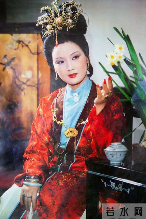 红楼梦中司棋去厨房里打砸摔,闹出这么大动静,凤姐为何不追责?