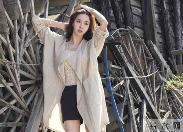 被称“韩国最美丈母娘”,35岁张美仁爱再遭骚扰发文怒骂包养中介