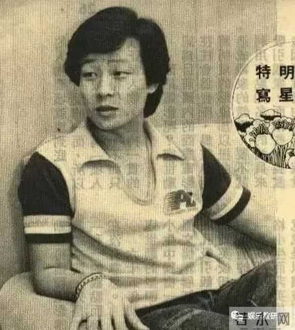 出生军人家庭,出道就演男一号,一夫两妻多年,儿子帅气长这样