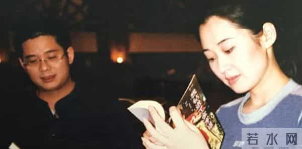 许晴49岁仍不婚全因他，因诈骗潜逃日本，去世时许晴微博耐人寻味