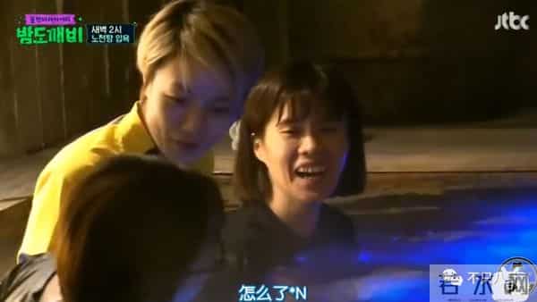 一定很痛苦吧?生日前一天,她和母亲一起自杀身亡