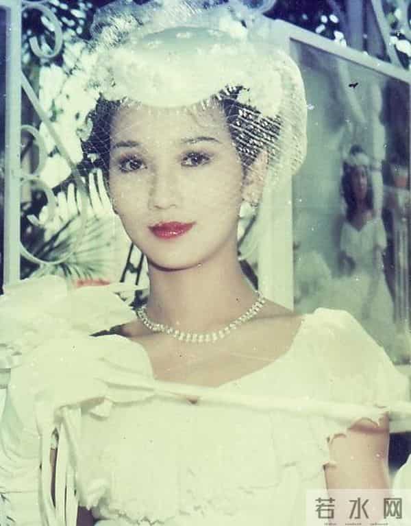 赵雅芝的杂乱情史,和黄锦燊人前恩爱的背后,很是醉人