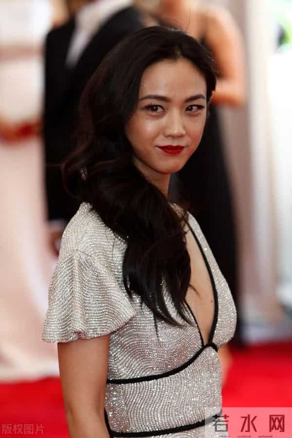 汤唯的缤纷情史，靠美貌征服了8个男人，嫁韩国离异导演终获幸福