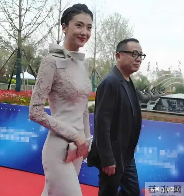 原来他们是两口子，老婆1米82，演技最好的模特，老公也是演员