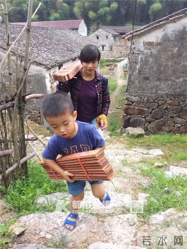卖掉杭州两套房，她带着海归老公和孩子回农村！如今儿子一年级了，夫妻俩每天山里城里来回跑