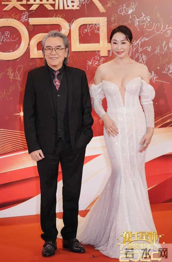 TVB颁奖礼：杨怡紧身礼服抢镜，陈自瑶好美，视后龚嘉欣造型翻车