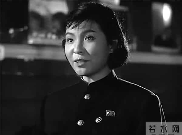 62年前的《12次列车》：真实事件改编，“容嬷嬷”李明启首部电影