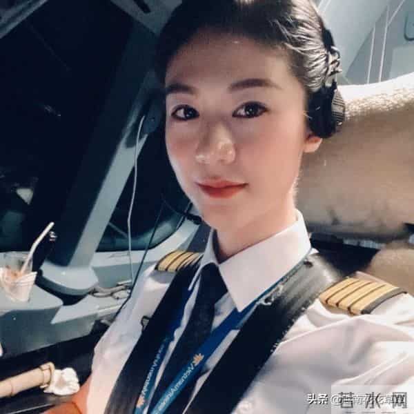 越南女机长鲜为人知的生活，这颜值这气质不愧担当