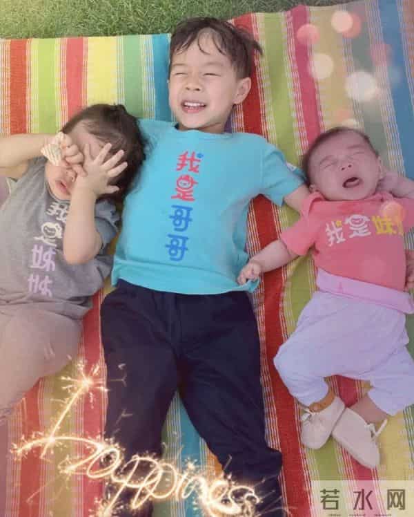 霍启刚郭晶晶逛画展大秀恩爱,腹部微凸疑怀第4胎,结婚8年生3子