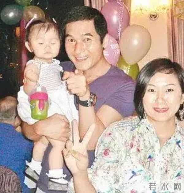 “最丑港姐冠军”莫可欣：成龙力推邵逸夫嫌弃，为方中信避孕12年