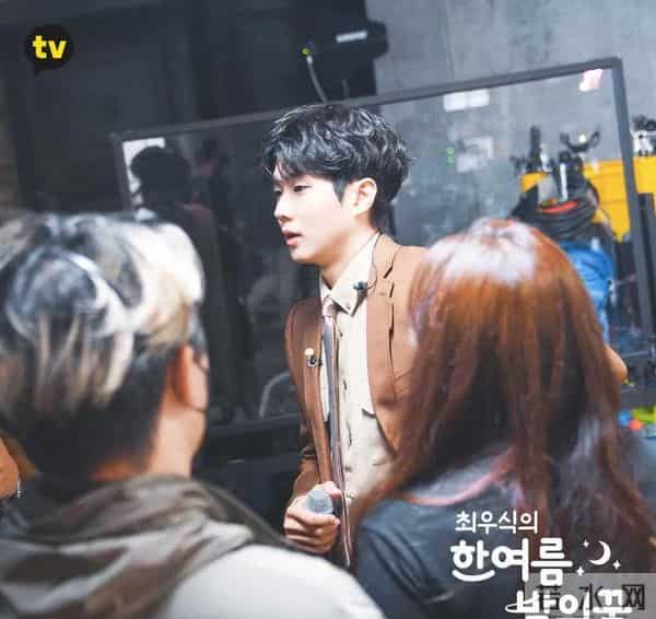 屋塔房王世子播出10年，朴有天从天堂坠落，他却打了漂亮的翻身仗