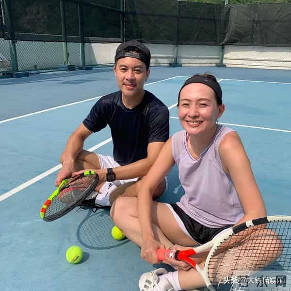 《披荆哥哥》首播，嫂子们组团秀恩爱，太太团12位成员颜值差异大