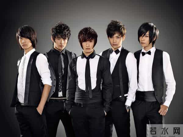 至上励合成团14年,张远翻红,小五直播卖货,马雪阳最憋屈